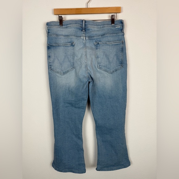 Mother The Weekender Fray Jeans in California Cruiser 34 - Picture 9 of 15